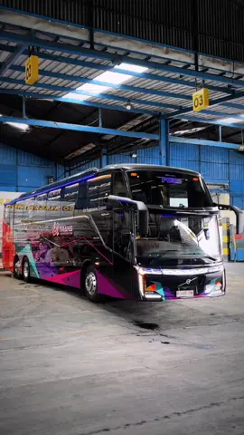 Monster Priok😈 @newarmada_karoseri #videobus #videobusindonesia #karoserinewarmada #newarmadakaroseri #skylanderr25 #utrans #priokpride #volvob11r 