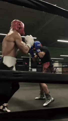 Carlos Martinez Texas boxer definitely the real deal  #trending #motivation #fy #fyp #boxing #viral #boxingmotivation #gym #mexico #boxeo #boxer #noboxingnolife #success #gymmotivation #sports #boxeomexicano #foryoupage #mexico🇲🇽 #sparring 