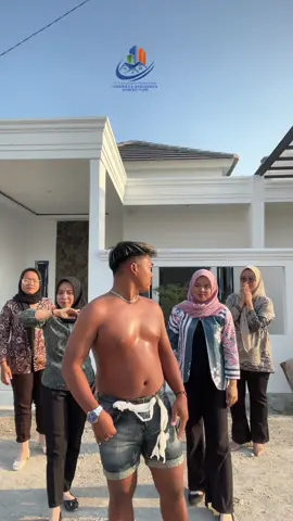 Pie ki cewe” malah gaiso joget dada😭  @rimaagstina @Vkndsr.id @Onifebri admin khanaya @dj anty 🤍 @Prakas Setyawan  #fyp #ributefendi #koplo #perumahan #khanayaresidence 