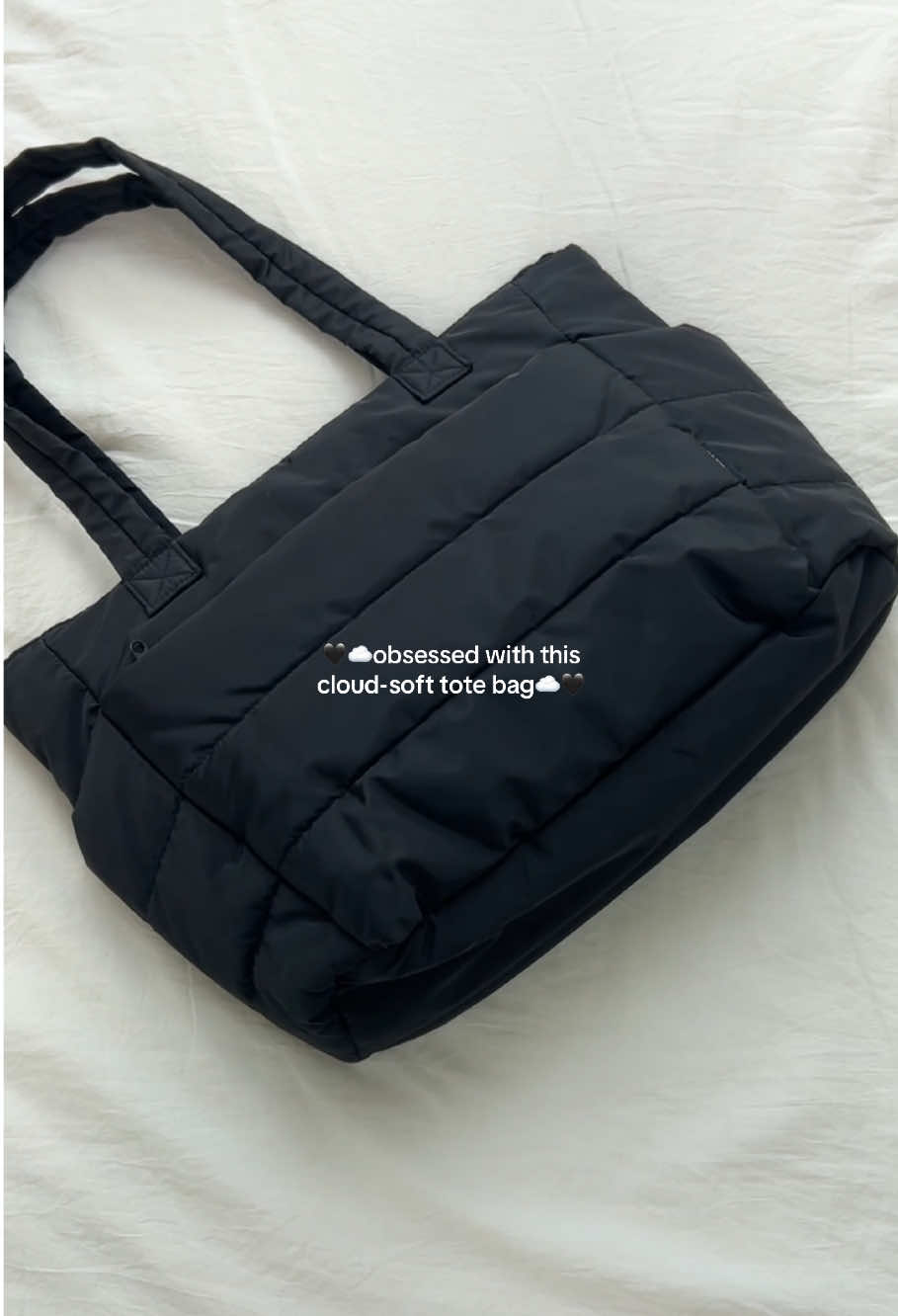 So soft☁️ it feels like carrying a cloud✨#bagsmart #travelbag #workbag #totebags #collegebag 