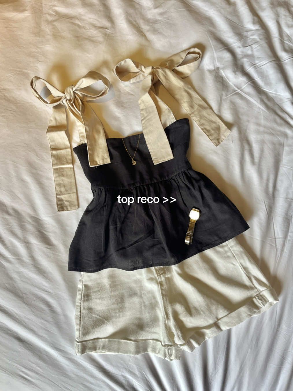 this trendy top >> 100+ pesos ONLY🤌🏻✨ #top #OOTD #trending #outfitrecos #fashion #foryou 