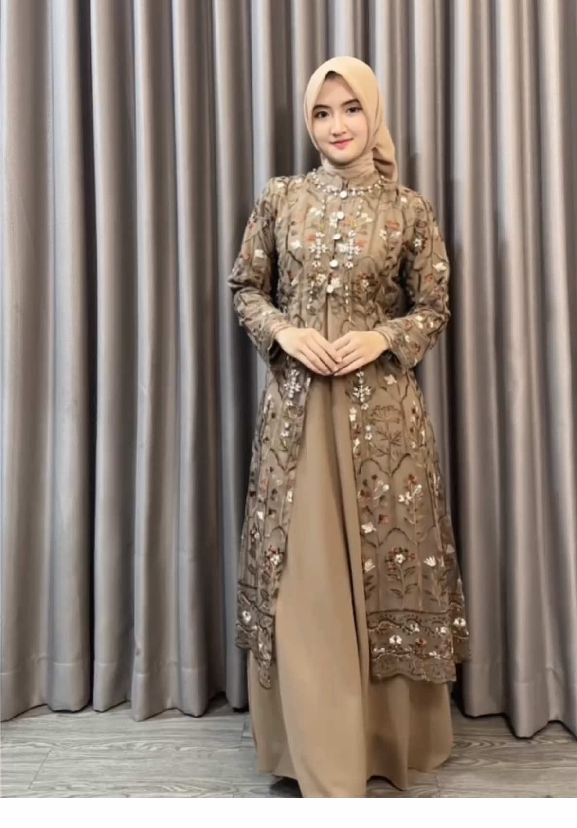 Try On Mahalini Tille Garden variasi warna Mahogani✨😍🫶🏻#promomakanmerdeka #fyp #promoguncang88 #gajiansale #kebayalamaran #dresskondangan 