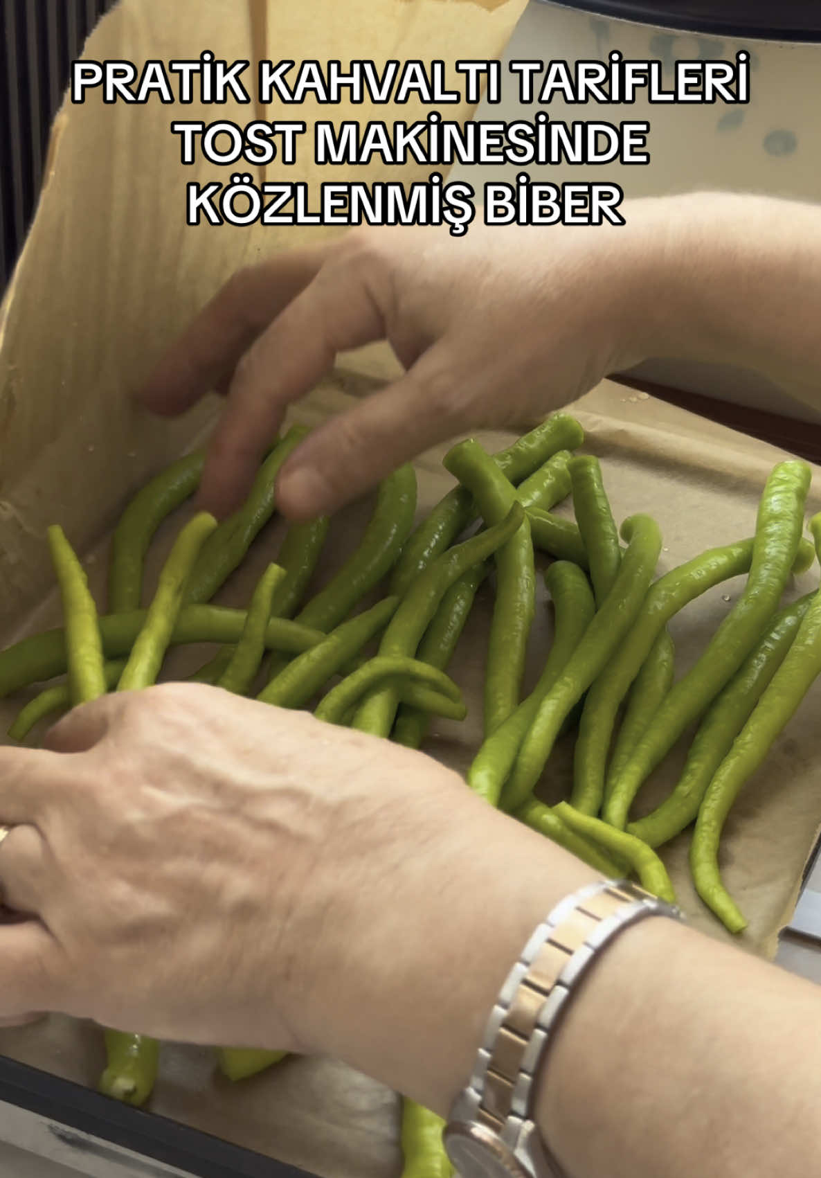 Kahvaltının en lezzetli ve sağlıklı öğünü közlenmiş biber tadında. Çok pratik çok güzel. ❤️#nurteninyemekleri #yemek #yemektarifleri #kahvaltı #kahvaltıtarifleri #asmr #pratiktarifler 