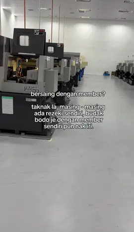 Kerja la bestie sama sama makan gaji setiap bulan💪😄😄 #pejuangnafkah  #tiktokproblem  #akutetapaku  #fypage 