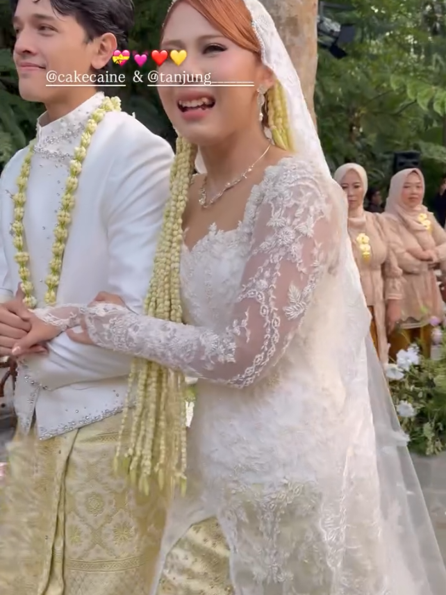 nadin amizah dan faishal tanjung resmi menikah  , happy wedding nadin amizah dan faishal #nadinamizah #faishal #nadinfaishal #nadinamizahmenikah 