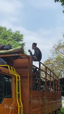 laki laki tidak bercerita