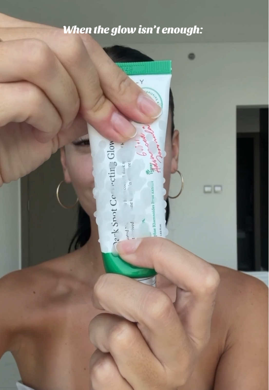 I’ve been using the AXIS-Y Dark Spot Correcting Glow Serum for the past week and I’m honestly impressed. It really prepped my skin before going on vacation.  My skin feels way less dry and my complexion looks so much clearer and most important it does not break me out. If you have dry skin or suffer from dark spots, this is a must try!  @AXIS-Y  #axisy #axisyglowserum #kbeautyskincare 