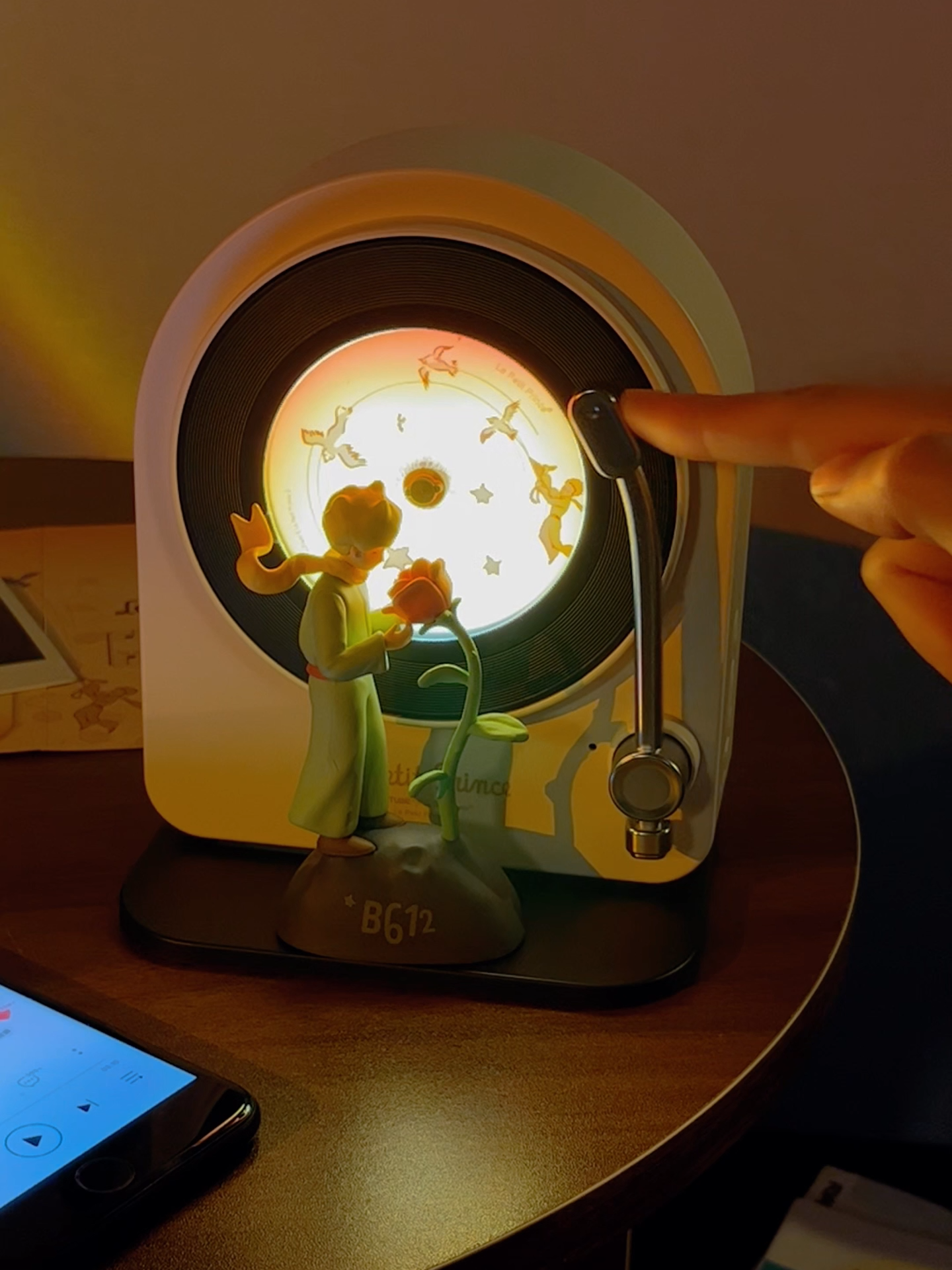 As the light begins to spin and the gentle music flows📀⏳... #martube #aesthetic #gift #fypツ #unboxing #GiftIdeas #cutefinds #tiktoktrending #lepetitprince #thelittleprince #decoration #speaker #cozy