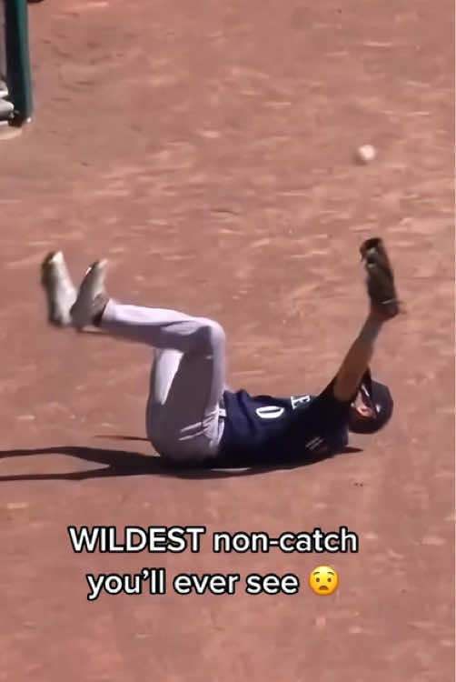 One of the best catches you’ll ever see 😱 #MLB #braves #baseball 