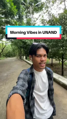 ☀️ Morning vibes in UNAND with me. Pergi niatnya mau urus sesuatu… eh malah sarapan sendirian 😆 apa nih! (Also practicing my Bahasa 🇮🇩🫠) . #fypシ゚ #unand #🇹🇭 #Universitasandalas ##padang#minangkabau #thaiinpadang #belajarbahasa #sarapanpagi #sendirianTapiHappy #bahasaindonesia #bahasathai #sumbar #creatorsearchinsights #mahasiswa 
