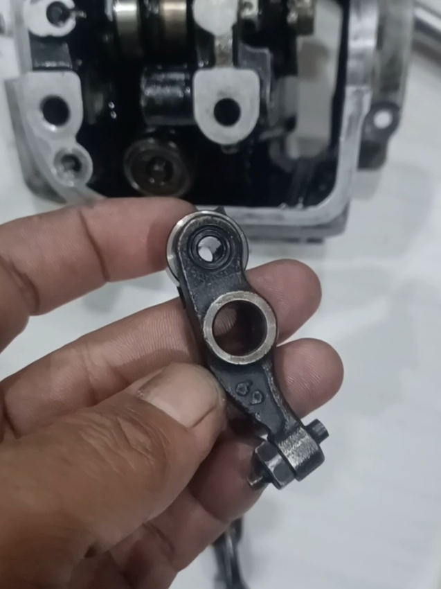 pelatuk klep honda beat karbu rusak bisa jadi penyebab bunyi mesin kasar #rockerarm #pelatukklep #hondabeat #beliditiktok 