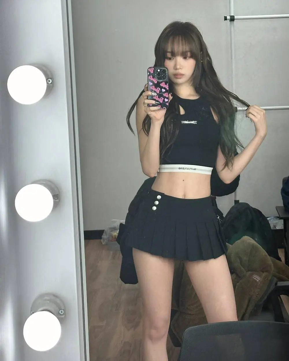 오프숄더 크롭티 긴머리 르세라핌 김채원 인스타그램 #lesserafim #르세라핌 #sakura #chaewon #yunjin #kazuha #eunchae #사쿠라 #채원 #윤진 #카즈하 #은채