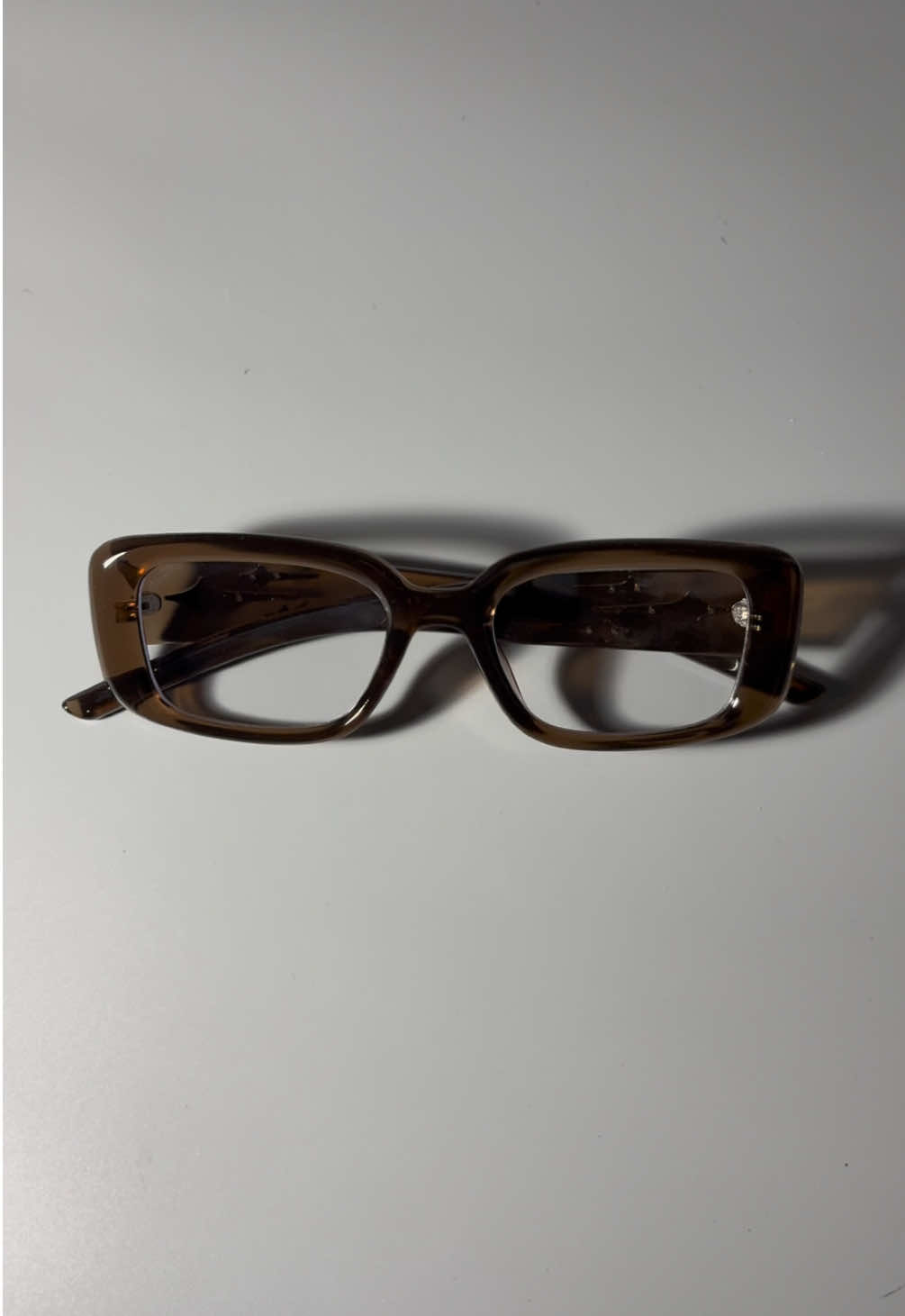 Found a brown frame eyeglass perfect for my roundface girlies! 🫶 #eyeglass #roundface 
