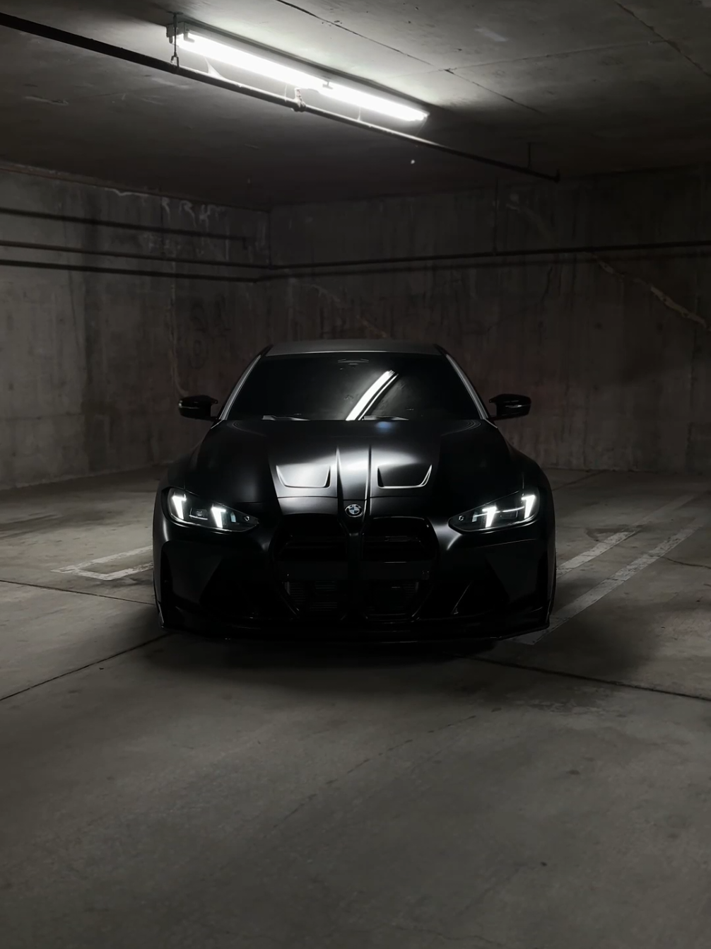 Wait for the beat drop 🖤😮‍💨| Clips from @m4btw #bmwedit #bmwm4 #bmwm4competition #caredit #caredits #carfans #capcut_edit #fyppp 