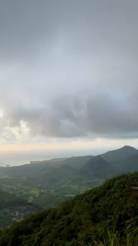keindahan pulau bawean, dari sudut manapun akan terlihat indah ✨ #gunungsabu #gunungsabubawean🏞 #bawean 