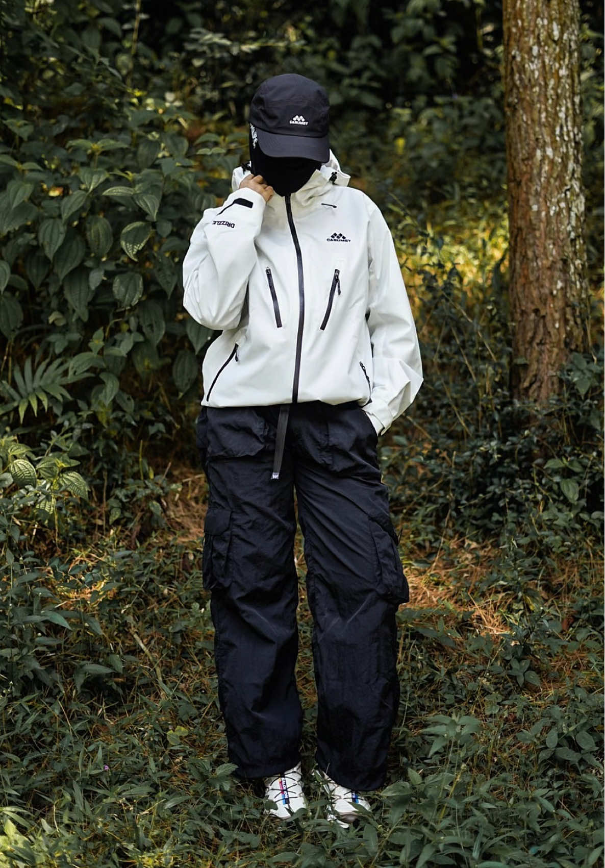 @carumby.adventure drizzle bordir 🖤 #gorpcore #carumbyadventure  Jaket link bio No 206 Topi No 439 Celana No No 171 Sepatu No 422 Buff No 290