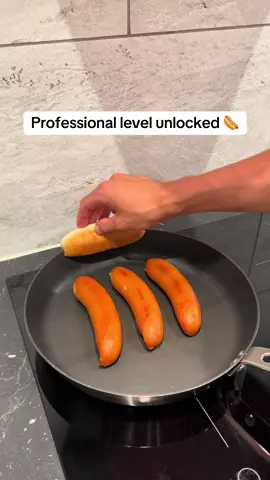The only way 🤝🌭  Technologia 😂 #snackhack #KitchenHacks #easycooking #snackhacks #hotdog #foryou 