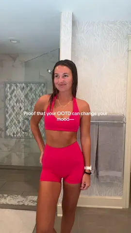 I am so obsessed with this set 💖 #tiktokshop #tiktokshopfinds #tiktokmusthaves #tiktokshopcreatorpicks #ttshop #tiktokmademebuyit #OOTD #activewear #matchingset 