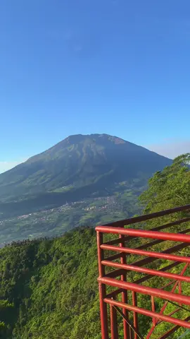 Jtuh cinta sama keindahan telomoyo 🥰😍 #telomoyo #telomoyomountain #pendakigunung #fyppppppppppppppppppppppp #viralvideo🔥 #4u #berandamu #foryoupage #fypage #fypシ゚ #fyp 