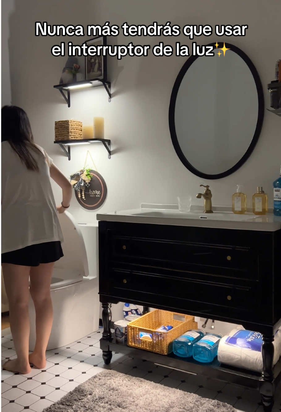 ¡Un paso, y se enciende la luz! Mira esta luz con sensor de movimiento.😍💕#lights #motionsensorlights #ledlights #motionsensor #ledlights #tiktokmademebuyit #cabinetlights #lighting #tiktokshopbacktoschool #nightlight 