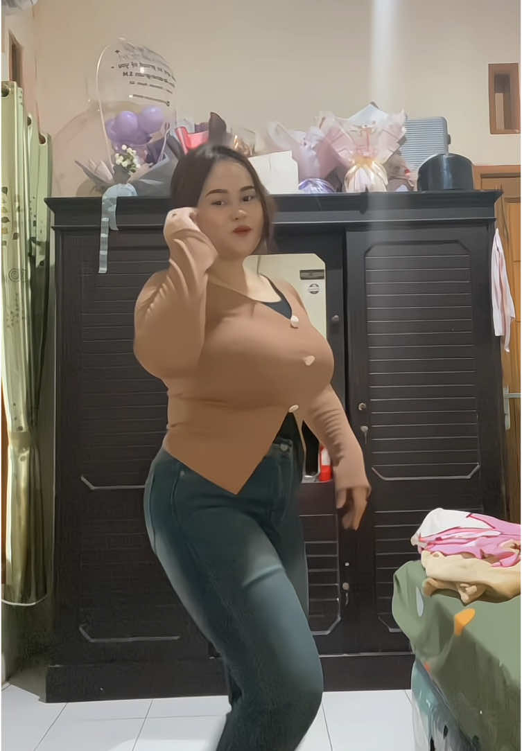Seru tapi sendiri #berandafyp #fakebodyy⚠️ #outfitinspo #affiliate 