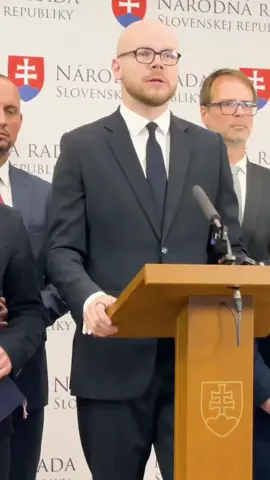 Opozícia podáva návrh na vyslovenie nedôvery ministrovi zdravotníctva. #aktuality #aktuality_sk #slovensko #reels #video #2025 