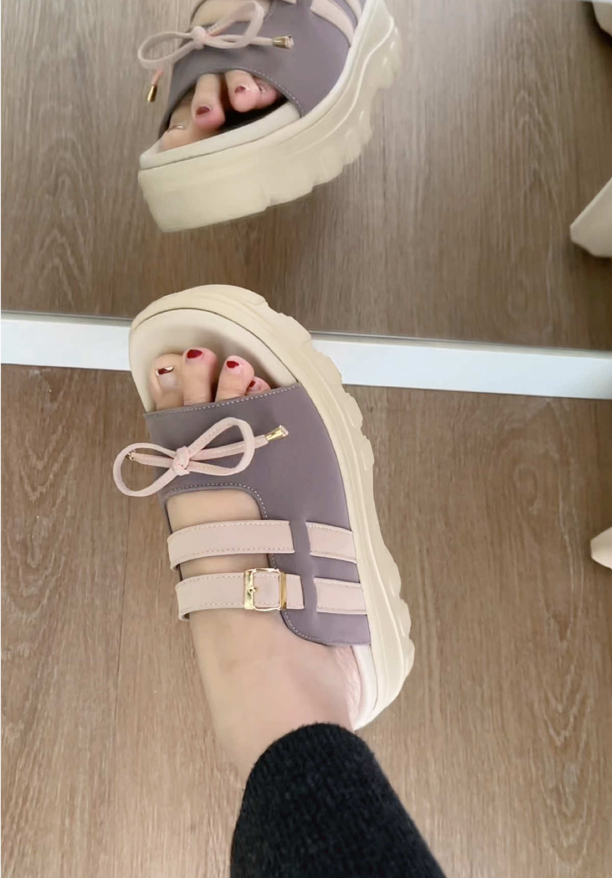 Wow cakep bgtt gebrakan baru lagi😍 ringan & empuk dipake nyaman! Kuy di CO sebelum kehabisan.. #reviewjujur #sandal #sandalwanita #nadilastuff #PromoGuncang88 #rekomendasi #fyp