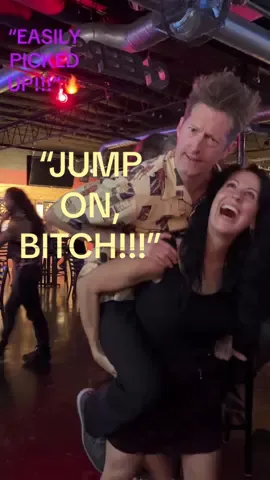 The Producers of “CLAUDE STUART: EASILY PICKED UP!”  are never afraid to interrupt karaoke. #comedian #comedianlife #strongwomen #stronggirl #funny #jokes #laugh #womenwholift #womenwhoworkout #piggyback #piggybackride #karaoke #comedyalbum #easilypickedup 