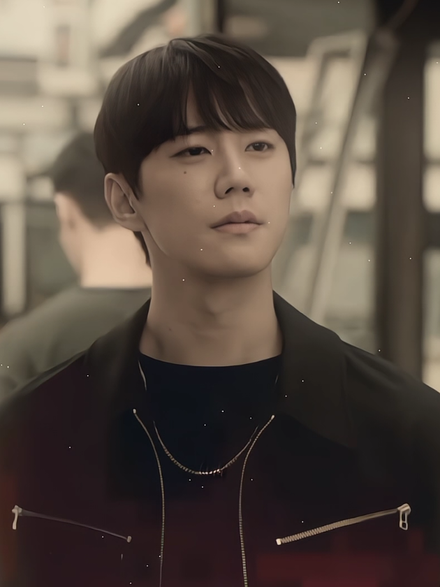 He is so handsome and I love him so much, this beauty is unparalleled, beautiful romantic beautiful outstanding! #Leejunyoung #junyoung #lanhh01 #theimpossibleheir  #fyp 