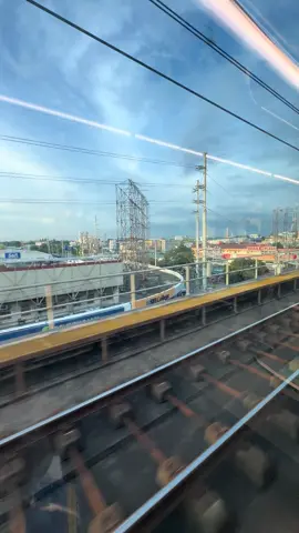 Approaching Fernando Poe Jr Station #lrt1 #viral #roosevelt #philippinescommuter #trainspotting #commuter 