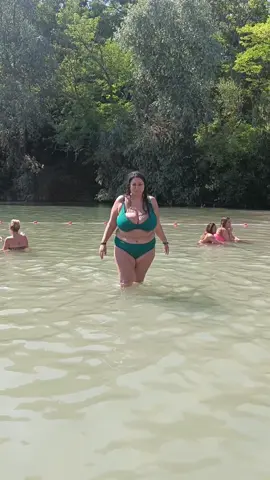 io non mi vergogno del mio corpo, e gioco e rido fallo anche tu #curvy#donna#perte#fyppp#videoviral#plusize#andiamoneiperte 