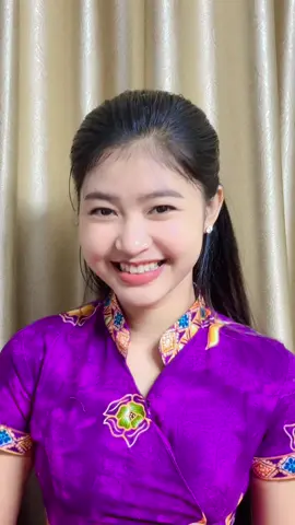 မင်းဘာလို့ မမကိုကြည့်နေတာလည်းဟင်😍