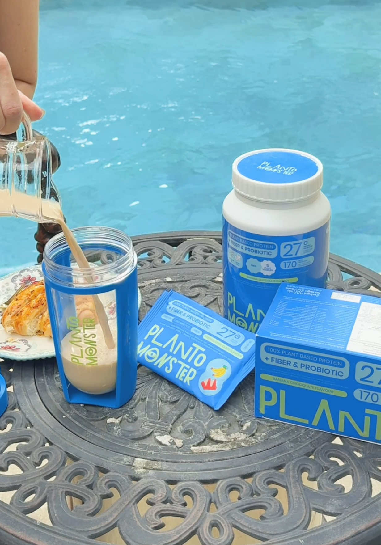 High Plant-based Protein Banana Chocolate for your morning  🍌🍫🌥️ #Plantomonster #healthylifestyle #plantbased 