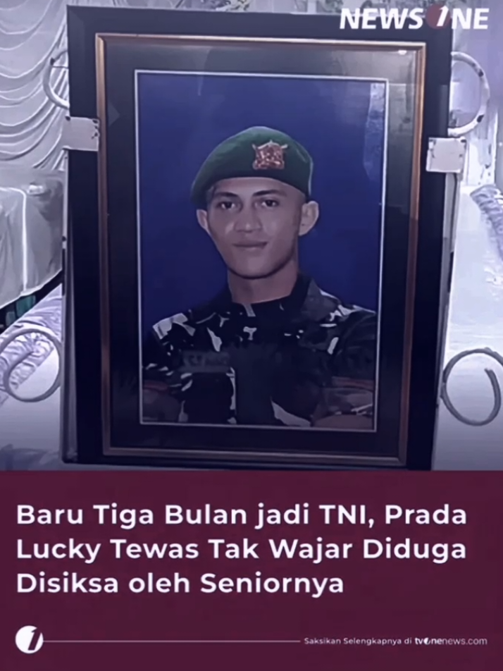 Prada Lucky Chepril Saputra Namo (23) tews diduga diania*ya senior sesama prajurit TNI di asrama Teritorial Pembangunan 834 Wakanga Mere Nagekeo, NTT. Paman Lucky, Rafael Davids, menuturkan Lucky baru lulus TNI pada Februari 2025, kemudian dilantik pada Juni 2025. Lucky juga dikenal pendiam, tidak angkuh atau sombong. Keluarga Lucky sangat terpukul saat mendapat kabar meninggalnya Lucky. Mereka meminta proses hukum terkait pelaku dapat dilakukan secara transparan. #PradaLucky #TNI #PrajuritTNI #NTT#jjalightmotion #foryoupage #tniindonesia🇮🇩 #fypp #fypシ゚viral 