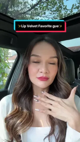 Shade Lip Velvet Favorite gue sekarang !!! Bener-bener se smooth itu dipake di bibir, dan warnanya cakep bangett ini ❤️❤️❤️