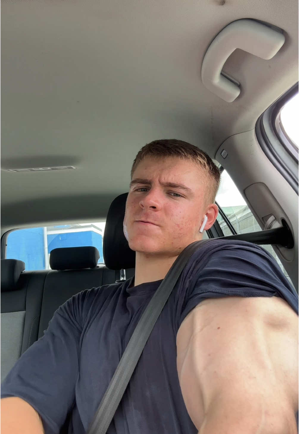 Do I look like Joe Bart guys?#biceps #gymmotivation #GymTok #bulking #mostmuscular #jacked #gains  #viral #bodybuilding #foryou #caidanpearn @myprotein @Gymshark 