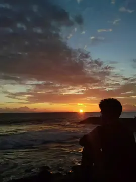 senja se indah itu #sunset #sunsetvibes #pantai #fotolive 