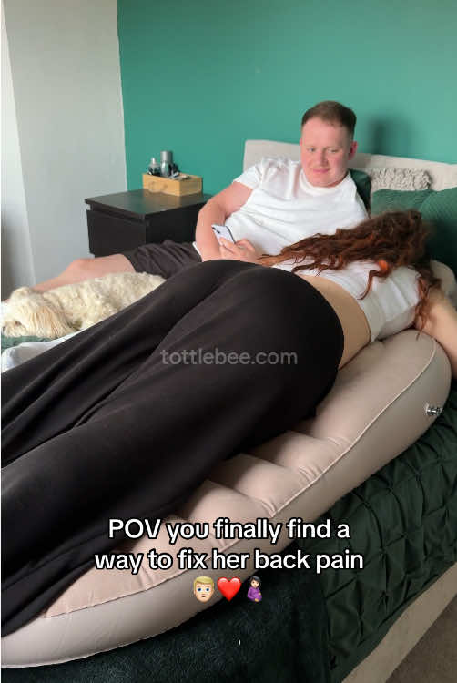 Eliminate her back and hip pain within minutes. 😍 TummyNest is the only safe way to sleep on your belly while pregnant. 🤰🏼 Check the 🔗 on our page to learn more. ❤️