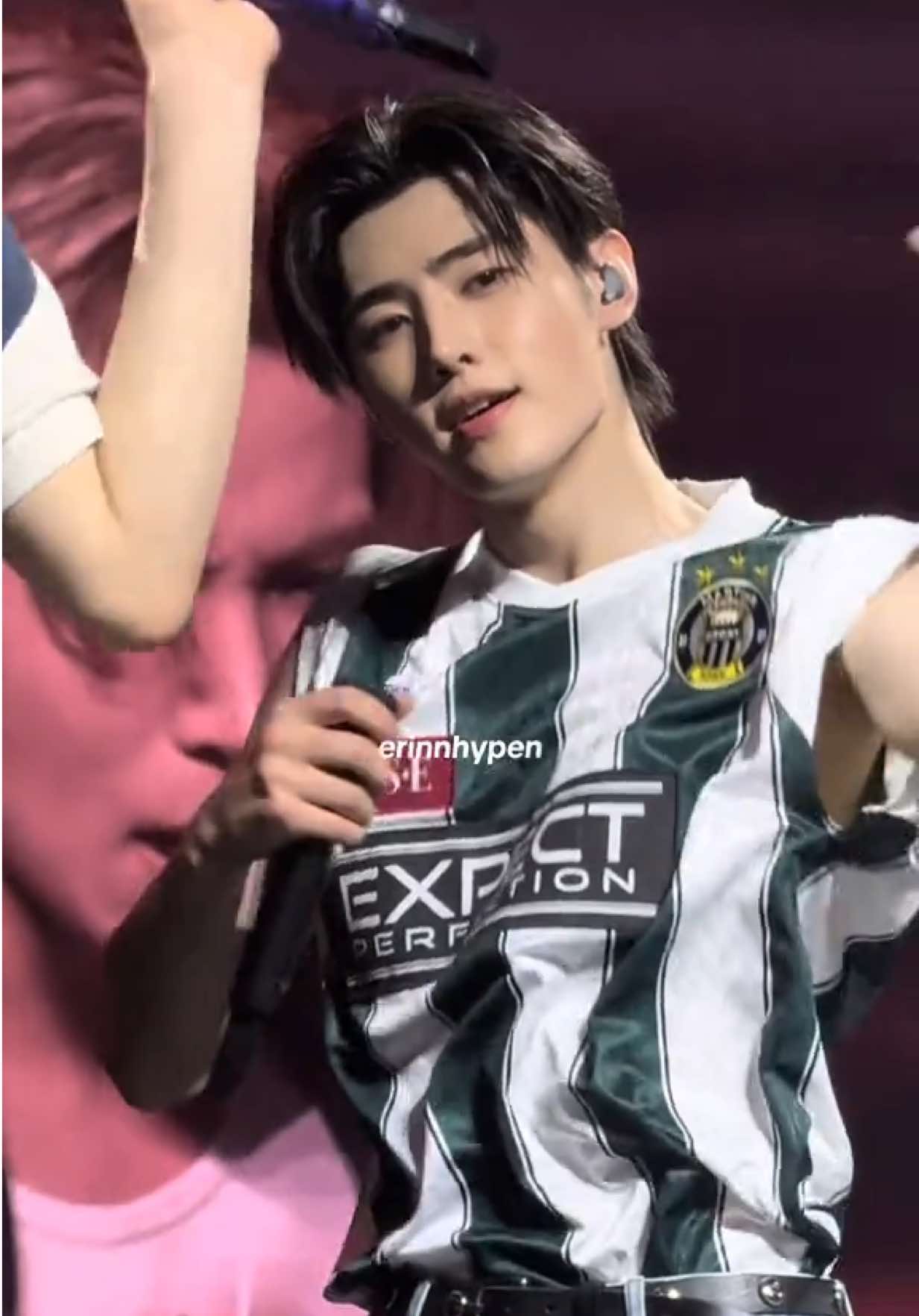 BURNING red BURNINGGG #enhypen #engene #sunghoon #iloveyou #walktheline #walktheline_in_us #walkthelinetour #kpop #kpopfyp #kpopfypp #kpopfypシ #kpopfyppシ 