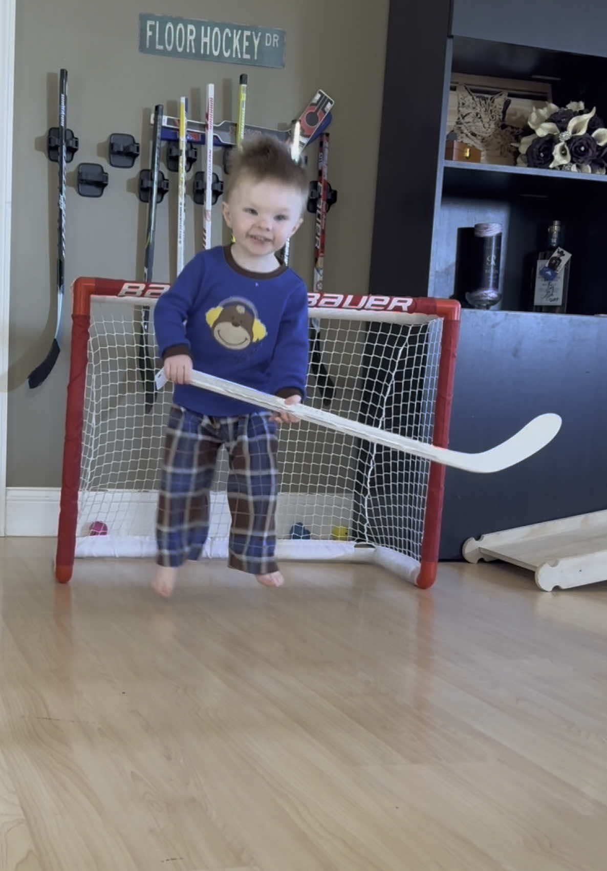 Rise n grind #hockey #hockeytiktoks #training #hockeytok #toddlersoftiktok 