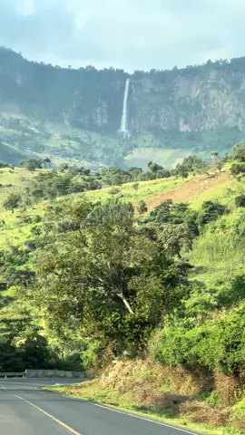 Managed to capture the twin falls of Torok waterfalls along the Iten-Kabarnet road. Can you manage to see both? What a beauty.  #fyp #eldorettiktokers #magicalkenya 