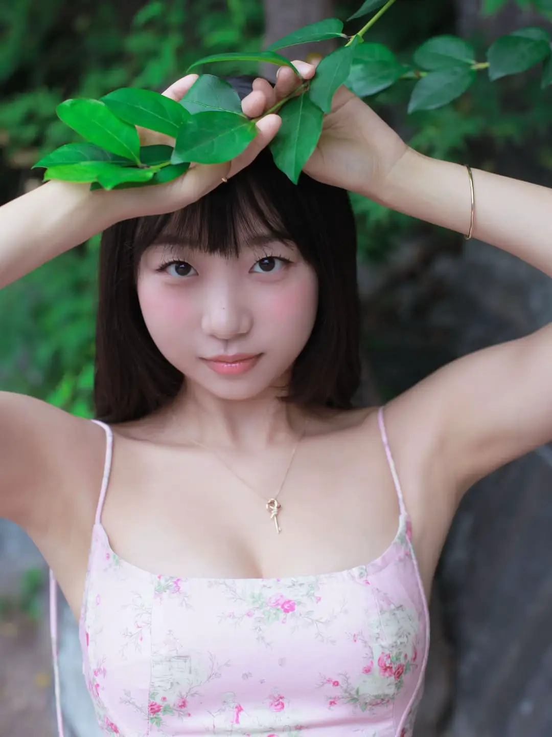 ねえ、今… 君と目が合った気がしたの🍃💗 風がふわって吹いて、髪が揺れて、まるでアニメのワンシーンみたいでしょ？🎐 こんな私でも…ヒロインになれるかな？🥺💞 どのシーンがいちばんキュンってした？💭💓 コメントで教えてね〜！✨ #かわいい #恋愛 #彼氏 #バズれ #フォローお願いします 