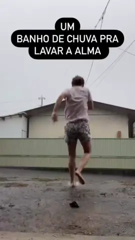 A gente precisa ensinar nossos filhos até a brincar que parece que eles esqueceram