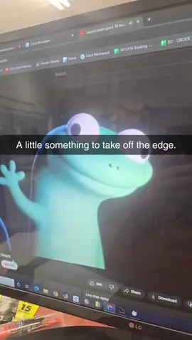 My friend just sent me this from work, and honestly, relatable. 🫠🤣 #lizard #lizardsoftiktok 