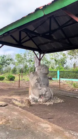 Waktunya ceklist wishlist kamu dengan berwisata budaya ke Situs Cagar Budaya Megalitik Tinggi Hari II dan Tinggi Hari III, Sob!  Disini kamu bukan hanya melihat megalith yang hanya sekedar megalith, namun ada sejarah dibaliknya! Ayo berwisata budaya dan cari informasi sejarahnya😉 #lahat #lahatsumateraselatan #wisata #pariwisata #pariwisataindonesia #fyp #rekomendasiwisata #wisatabudaya #megalitik 