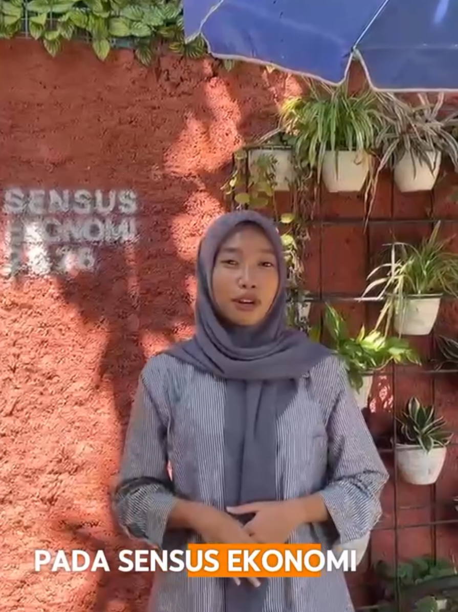 Hai #SedulurData Usaha penjulan pulsa akan dicatat dalam Sensus Ekonomi 2026 (SE2026). Kegiatan usaha ini ternyata bukan termasuk Kategori G: Perdagangan, tapi masuk kategori J: Informasi dan Komunikasi.  Untuk mewujudkan pembangunan ekonomi Indonesia yang berkelanjutan, yuk #SedulurData, terima kedatangan petugas SE2026 dan berikan jawaban yang sejujurnya. Dan mari kita bersiap menyambut SE2026, Mencatat Ekonomi Indonesia! Kunjungi website kami bantulkab.bps.go.id maupun medsos @bpsprovdiy dan @bps_statistics untuk memperoleh data terkini ditingkat provinsi dan nasional. #SElangkahSE2026 #SE2026 #CintaData #DataMencerdaskanBangsa