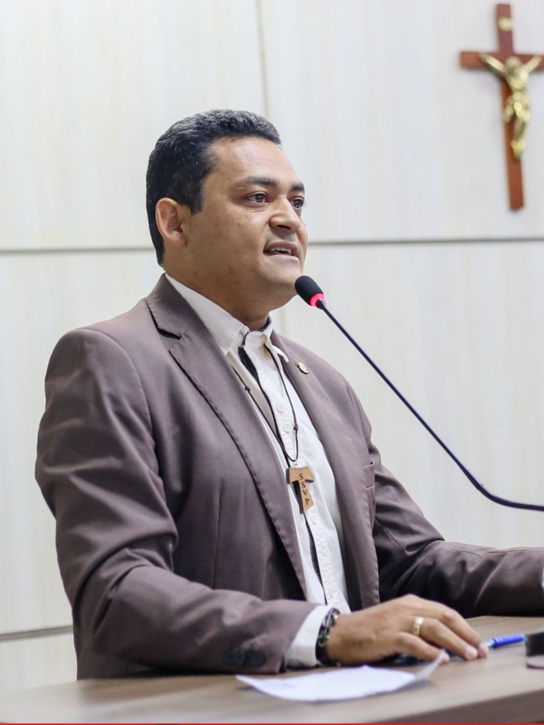 Ausência de profissionais, demora excessiva nos exames, e mesmo a desmarcação de exames: este é o caos da Saúde em Várzea Alegre, onde pacientes que precisam passar pelo psiquiatra sofrem com a má gestão, que anuncia muito e entrega muito pouco, quase nada de concreto para quem busca atendimento. #mandatopopular✊🏼✊🏾✊🏿 #PolíticasPúblicas #FiscalizaçãoAtiva #VozDoPovo #PorUmaCidadeMelhor #MichaelMartins #Saúde