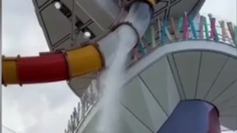 Panic erupts on the world's largest cruise ship, Royal Caribbean's Icon of the Seas, after a shocking incident on a water slide. Passengers captured the moment a panel on the slide cracked, sending a torrent of water spilling onto the deck below. An adult guest was injured during the incident and is now receiving medical attention. The water slide has been shut down for the remainder of the cruise as the company investigates. Talk about a jet2 holidays. #RoyalCaribbean #IconOfTheSeas #Cruise #CruiseShip #Travel #Vacation #Cruising #Miami #WaterSlide #BreakingNews #jet2holidays 
