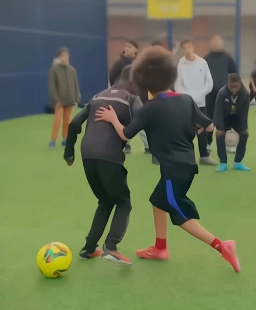 Adam Qaroual destroyed kids in 1V1 💀🔥 #adamqaroual #barca #skills #footballskills #soccerskills #fyp 