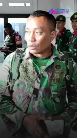 Dia Berbicara Sebagia Seorang Ayah Yg Begitu Hancur Kehilangan Anak Laki lakinya  Prada Lucky,💔 Turut Berduka cita Semoga Alm Tenang disisi Nya & keluarga segera mendapatkan Keadilan. Repost :Diskursus Network #tniindonesia🇮🇩 #pradalucky #tniad  #jangkauan  #fypシ゚ #fyp  #fyppppppppppppppppppppppp 